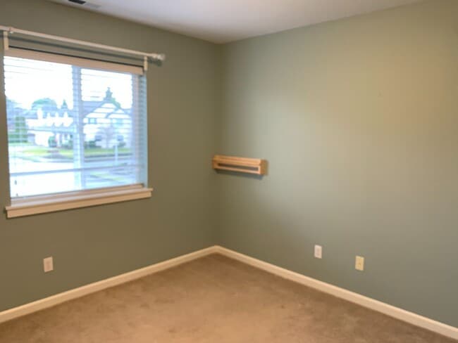 Building Photo - Charming 3-BR Felida Rental with Fenced Yard & Private Patio