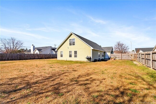 Building Photo - 106 Hawthorn Dr