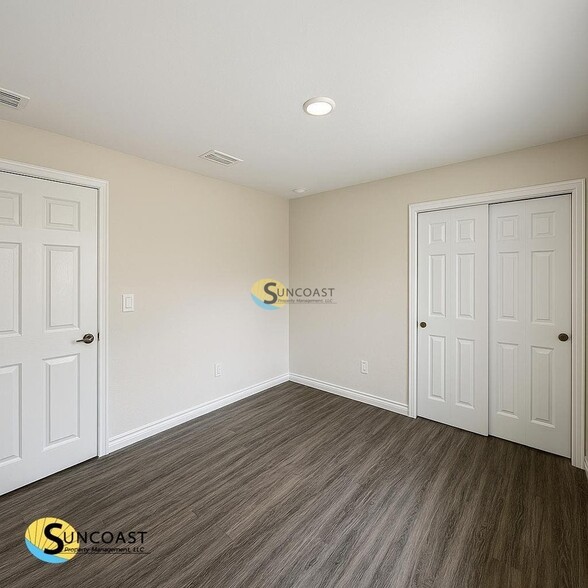 Building Photo - 1035 Nomad Rd