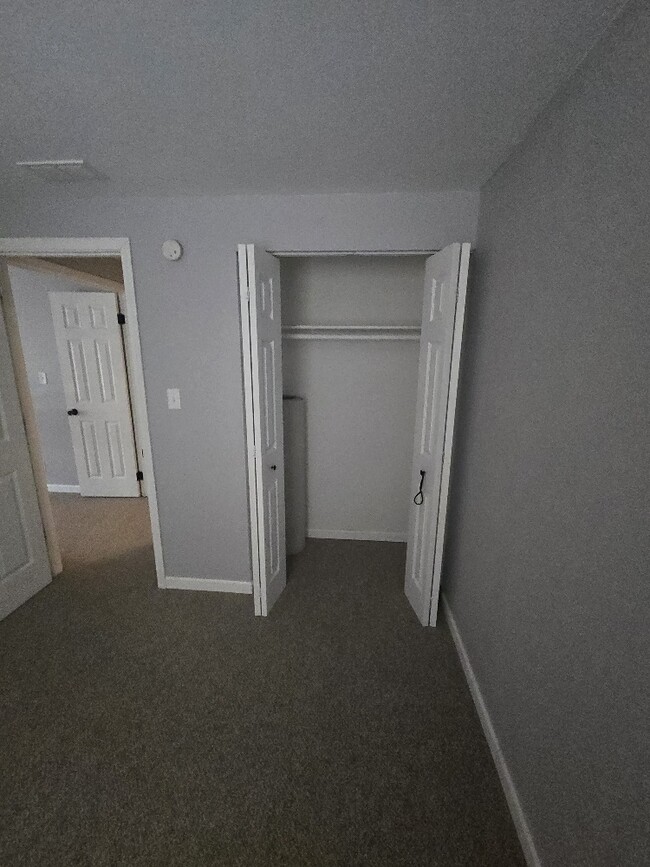 Building Photo - 4V S Fernwood Dr