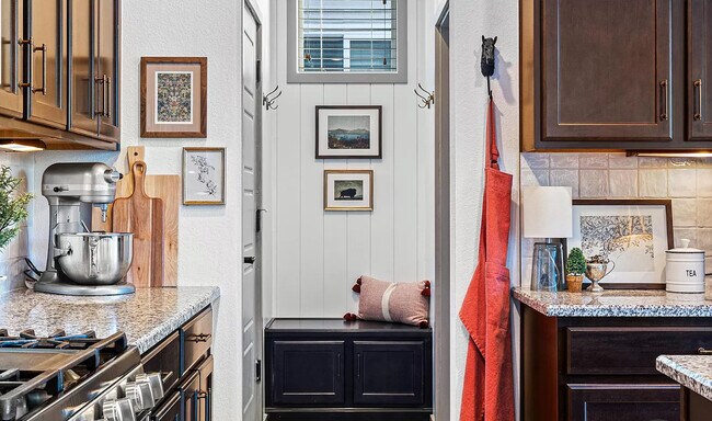 Building Photo - 1000 Equinox Dr