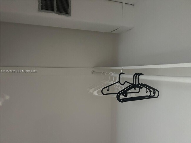 Building Photo - 401 Ocean Dr