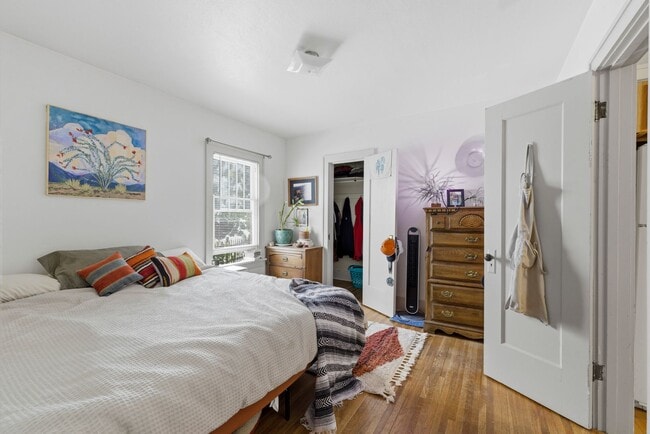 Building Photo - Charming 2 Bed 1 Bath House in Old Town!