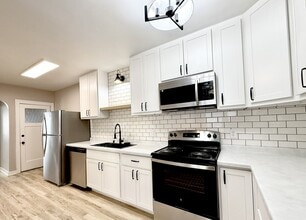 Building Photo - 1532 S 64th St