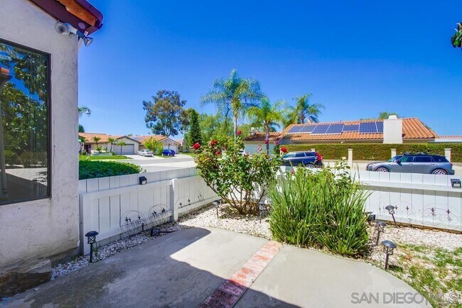 Building Photo - 11742 Avenida Sivrita