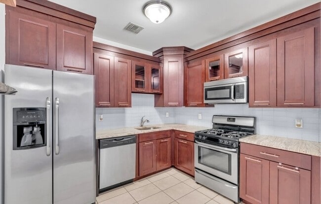 Building Photo - DIUMVILLE