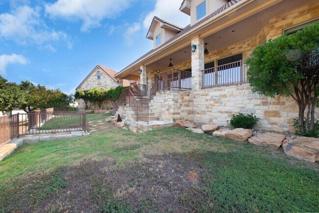 Building Photo - 101 Up There