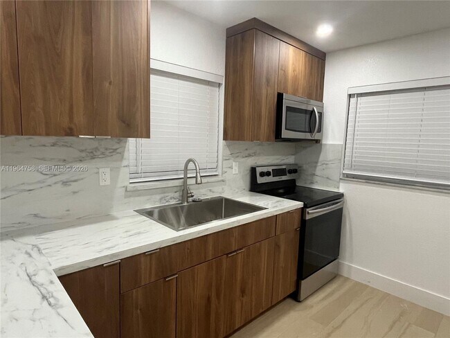 Building Photo - 108 Caribbean Ave