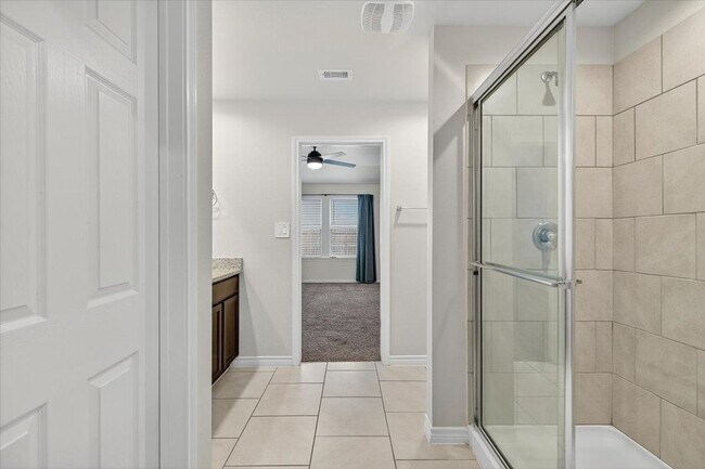 Building Photo - 3909 Shiva Dr