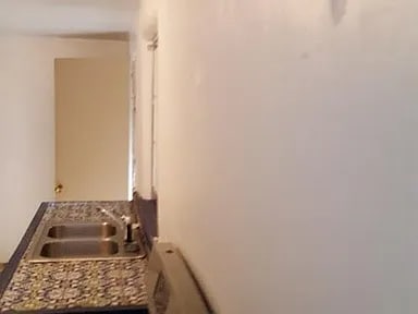 Building Photo - 126 Fiesta St