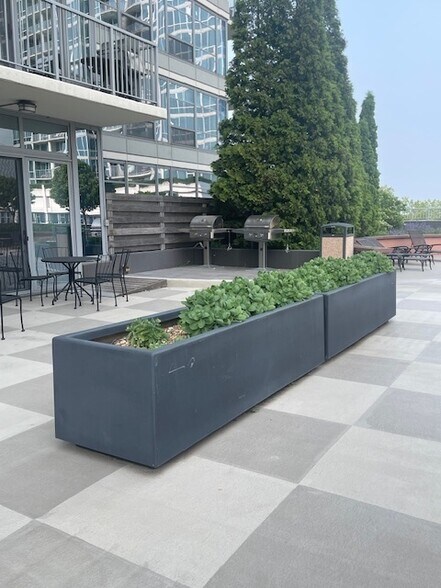 Building Photo - 1600 S Prairie Ave