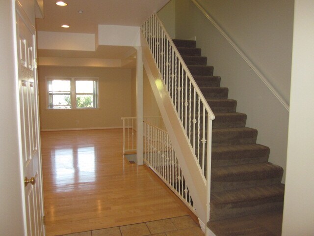 Building Photo - 2283 Waltonia Dr