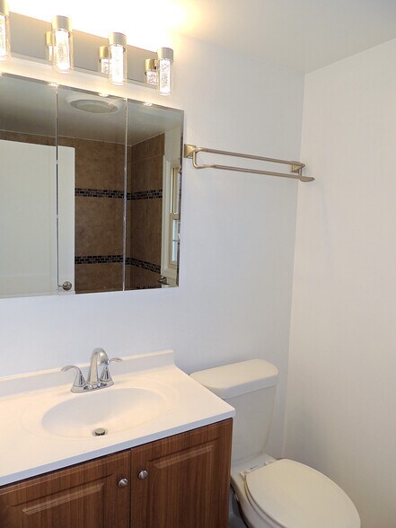 Building Photo - 2811 Birdseye Ln