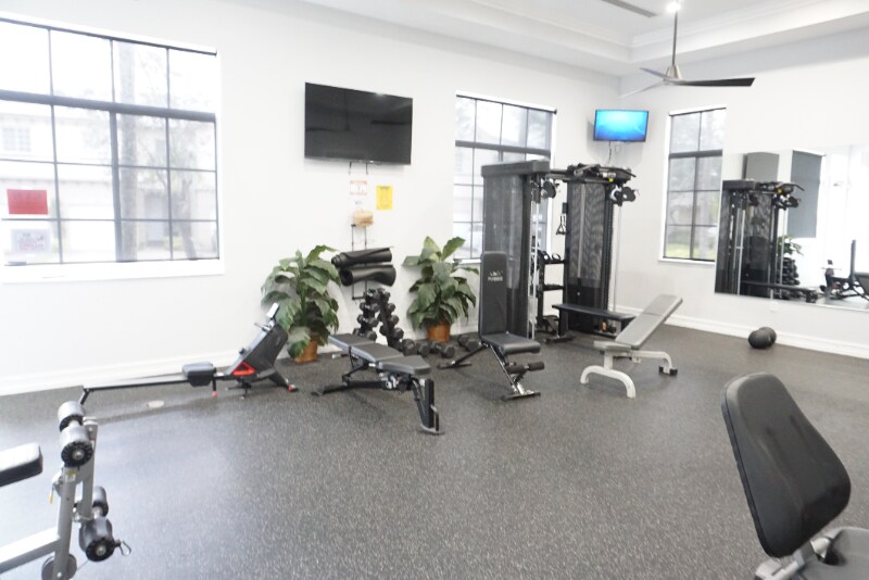 Building Photo - 1987 Nassau Dr