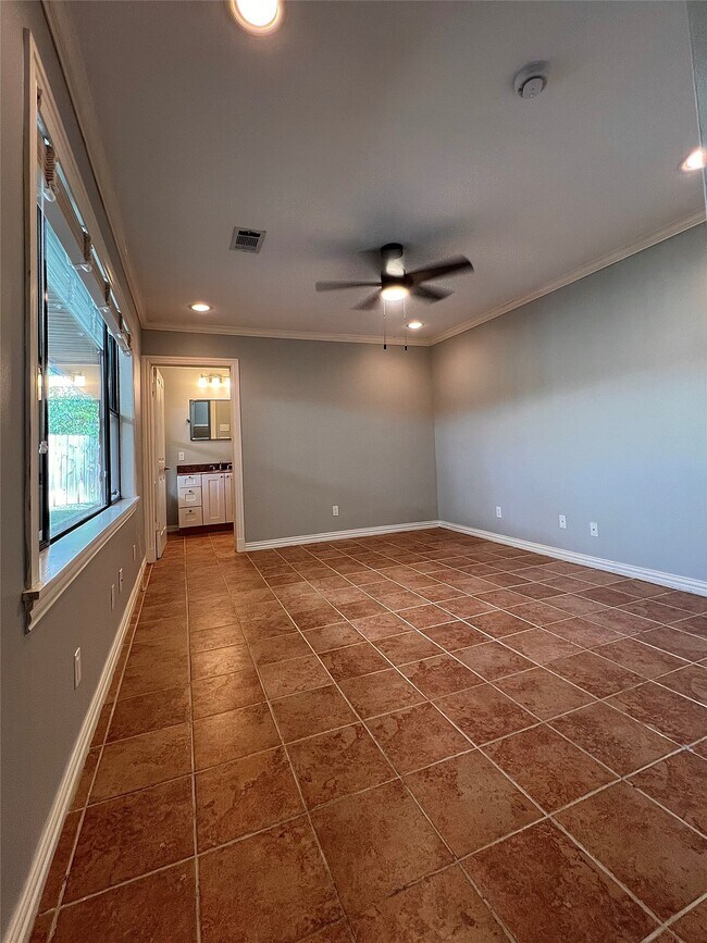 Building Photo - 4218 Glebe Rd