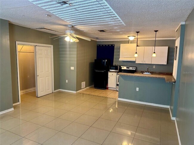 Building Photo - 5521 Axiom Ave