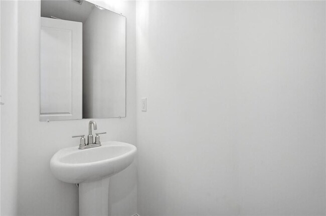 Building Photo - 2438 Figaro Dr