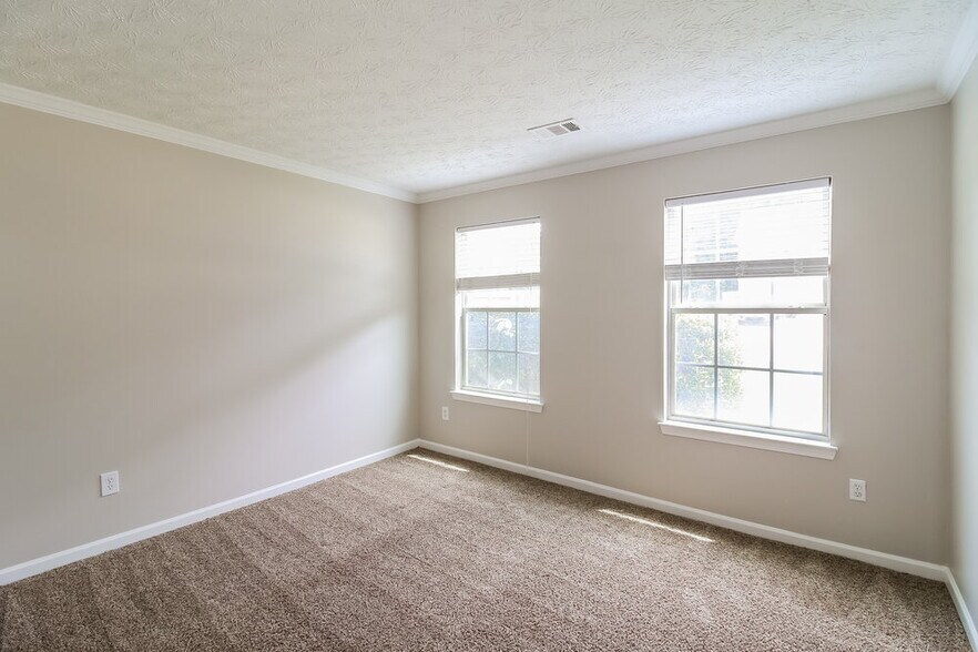 Building Photo - 604 Mohawk Cir