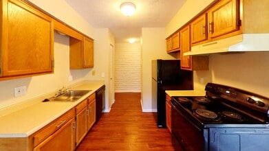 Building Photo - Stenwick Manor