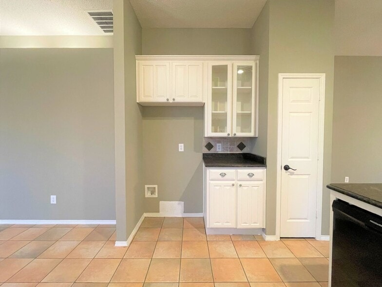 Building Photo - 9017 Creede Trail