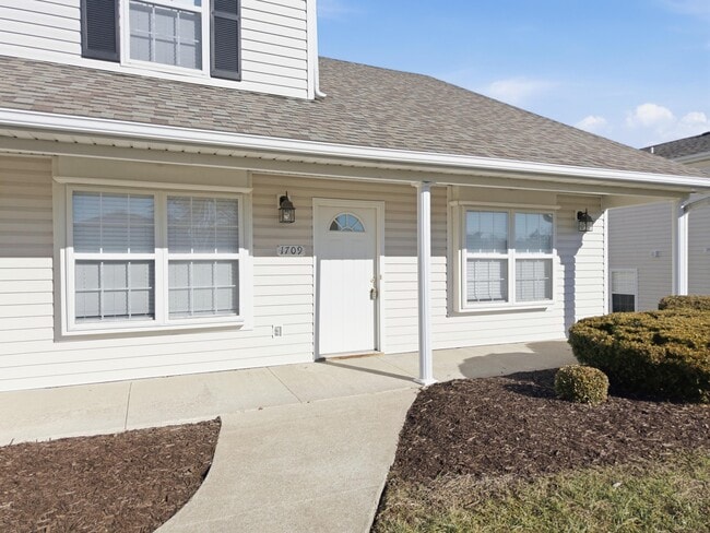 Building Photo - 1709 Juniper Dr