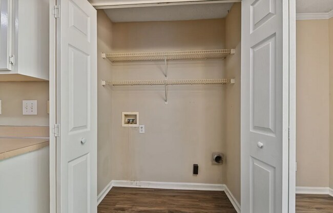 Building Photo - 393 Forest Park Dr