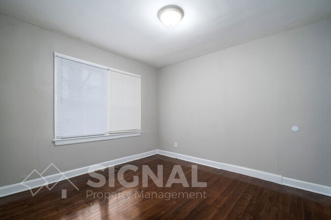 Building Photo - 1636 31st St SW