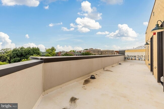 Building Photo - 3215 Mt Pleasant St NW
