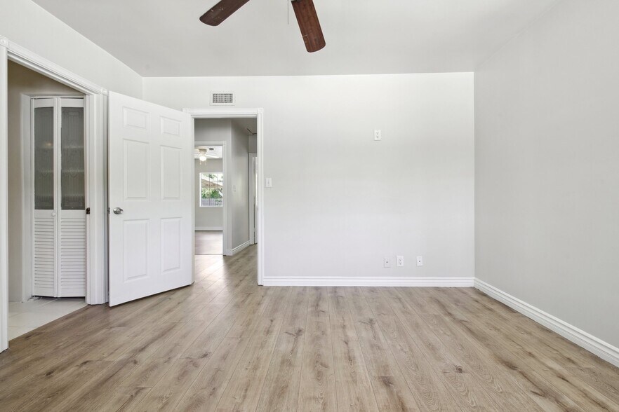 Building Photo - 8835 Paso Robles Ave