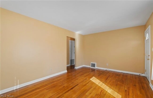 Building Photo - 629 Donald Ave