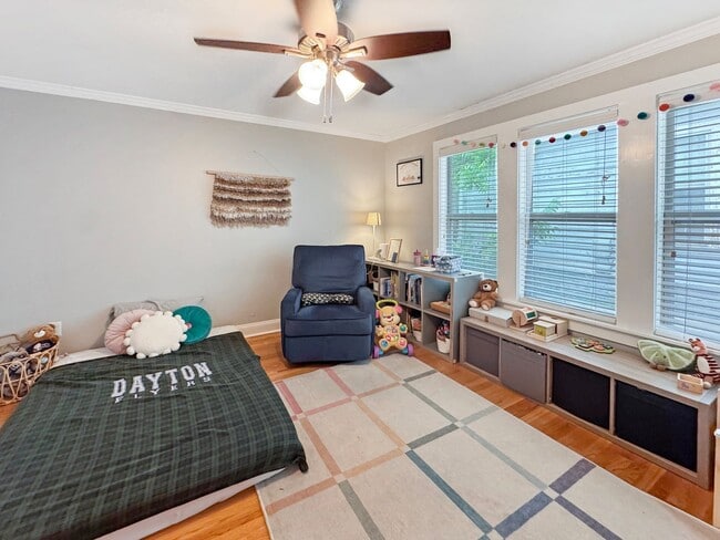 Building Photo - Large 4 bedroom, 3 bath home recently updated near Chickasaw Gardens