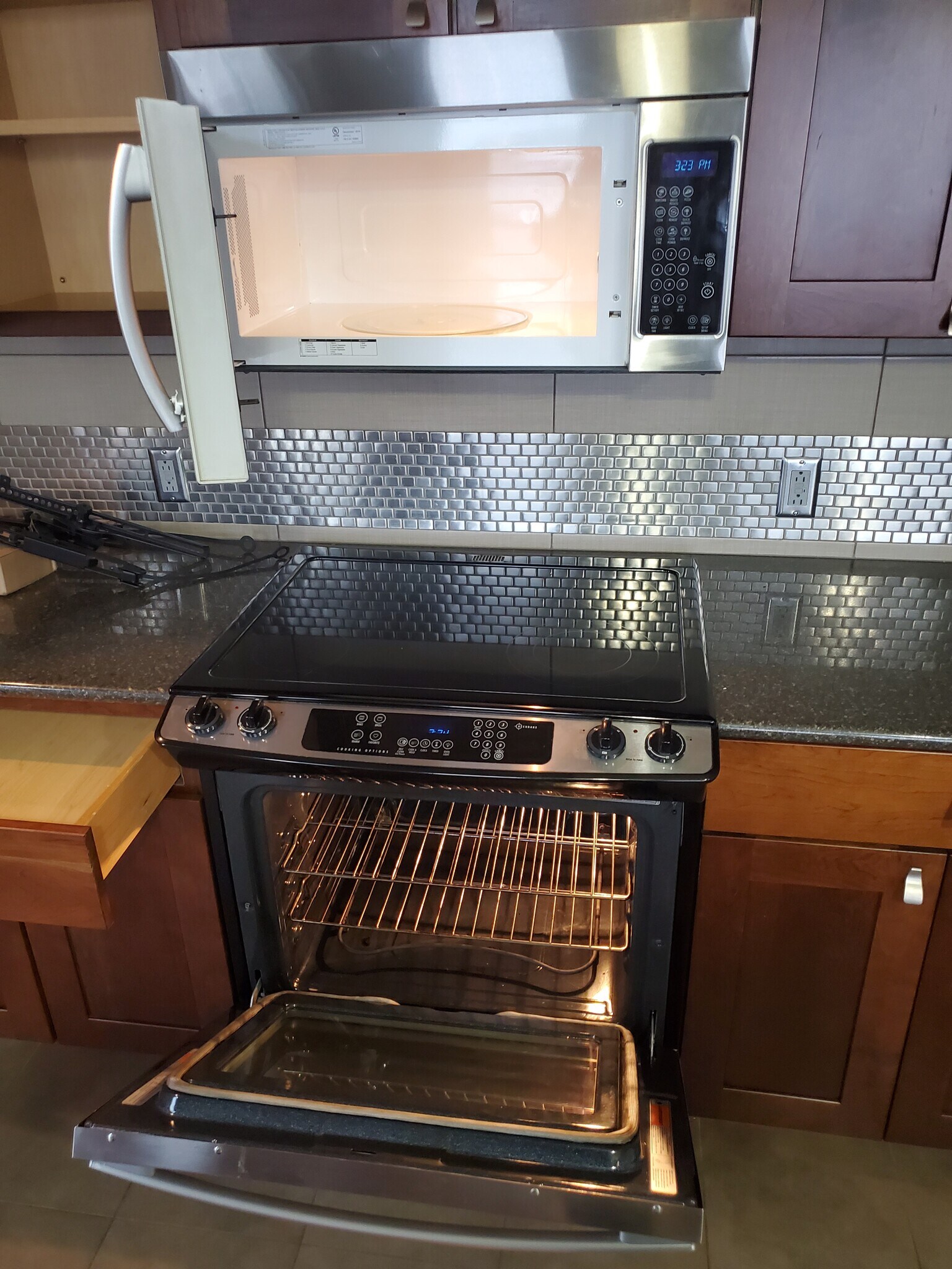 Building Photo - 309 E 5th St