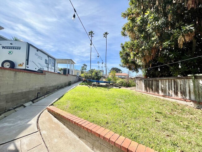 Building Photo - 4626-4630 Newport Ave