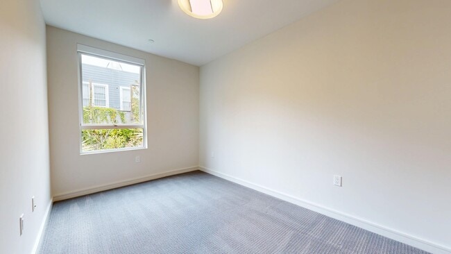 Building Photo - 606 Capp St