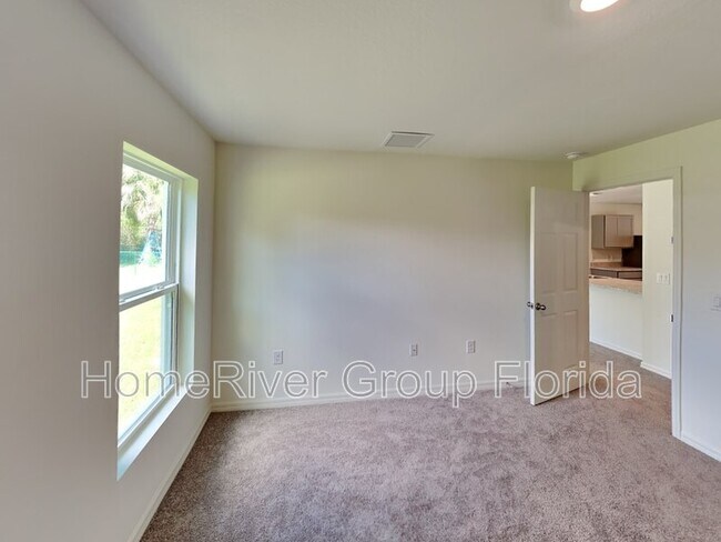 Building Photo - 2748 Cranbrook Ave