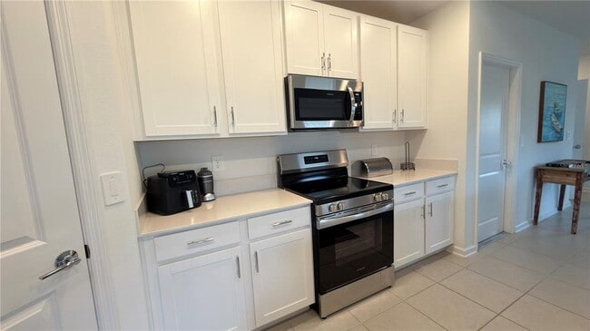 Building Photo - 2731 Armstrong Ave