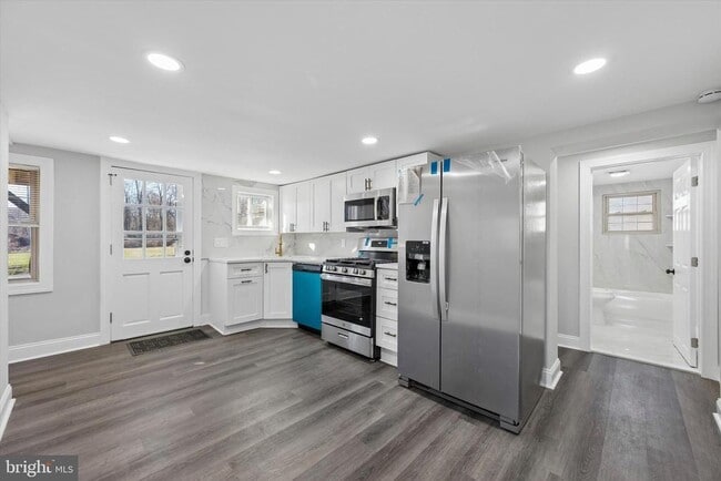 Building Photo - 635 Stanton Christiana Rd