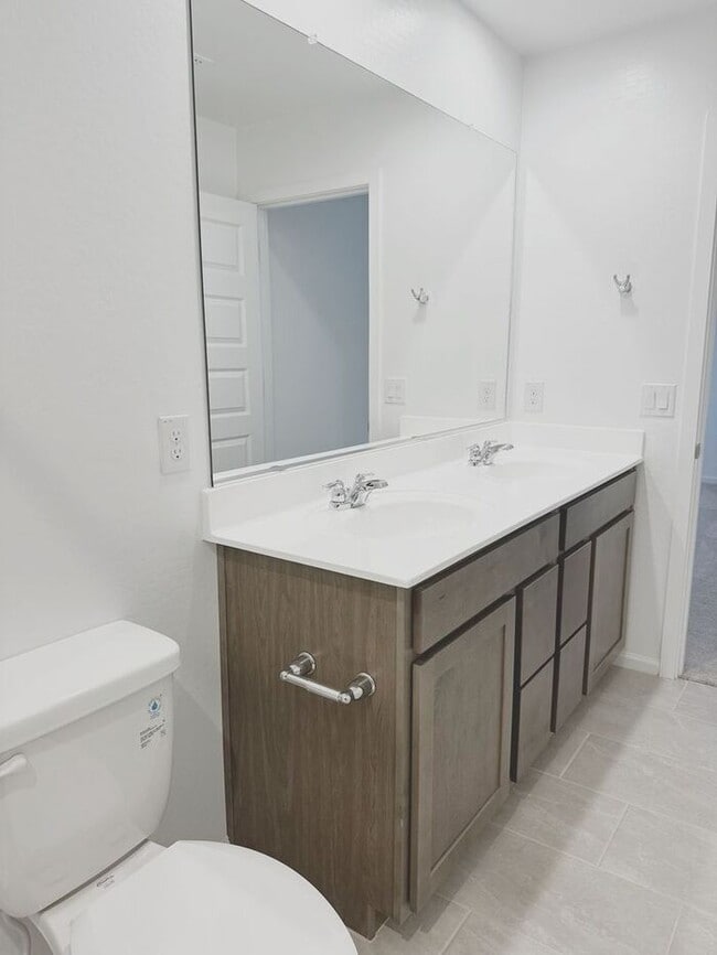 Building Photo - NEW 5 BEDROOM 3 BATHROOM HOME AVILABLE FOR RENT!