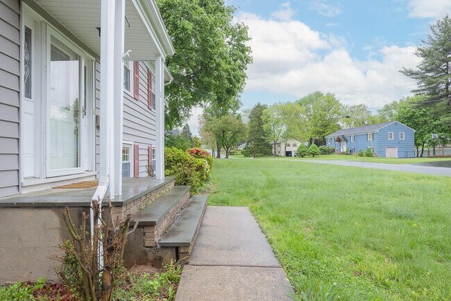 Building Photo - 12 Gerken Dr