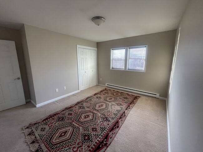 Masterbedroom - 387 Eichybush Rd