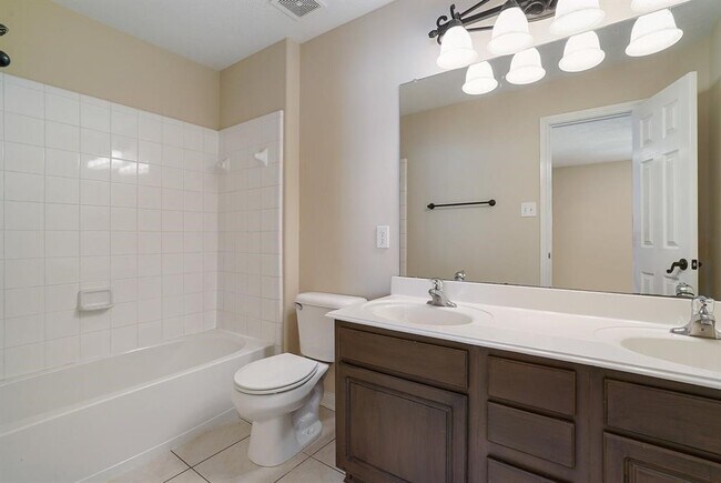 Building Photo - 7211 Emerald Run Ln