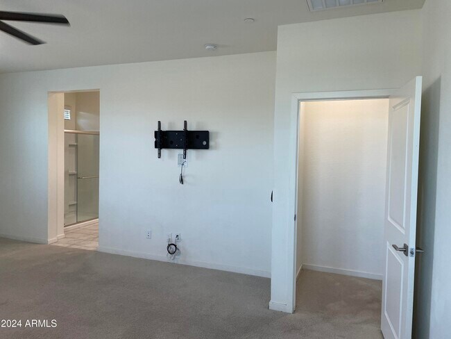 Building Photo - 2018 N 213th Dr