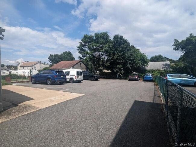 Building Photo - 20 Blauvelt Ave