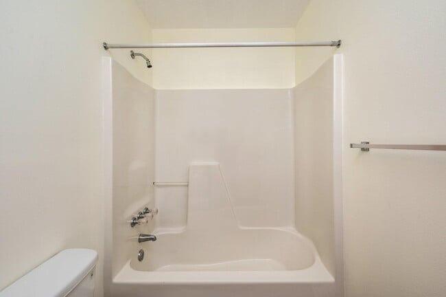 Building Photo - 624 Hill St