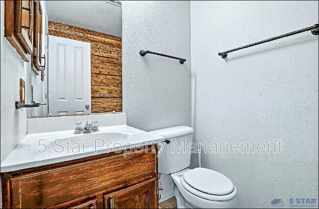 Building Photo - 3140 Tierra Agave Dr