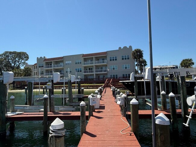 Building Photo - 5 Laguna St