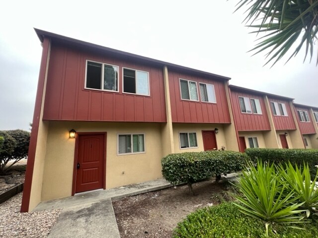 End unit - 777 Mill St