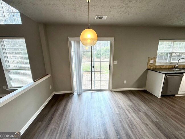 Building Photo - 1563 Oak Park Ct