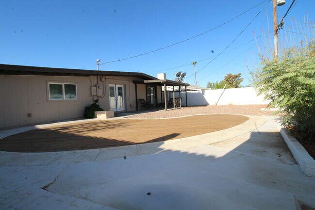 Backyard - 1110 E Broadmor Dr