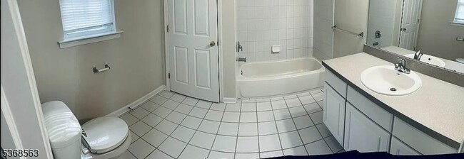 Building Photo - 236 Pinelli Dr